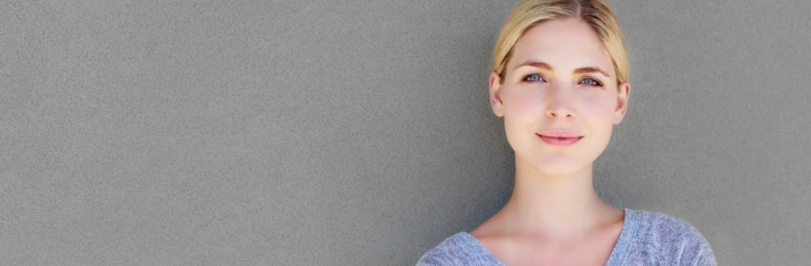 Eine glückliche junge Frau